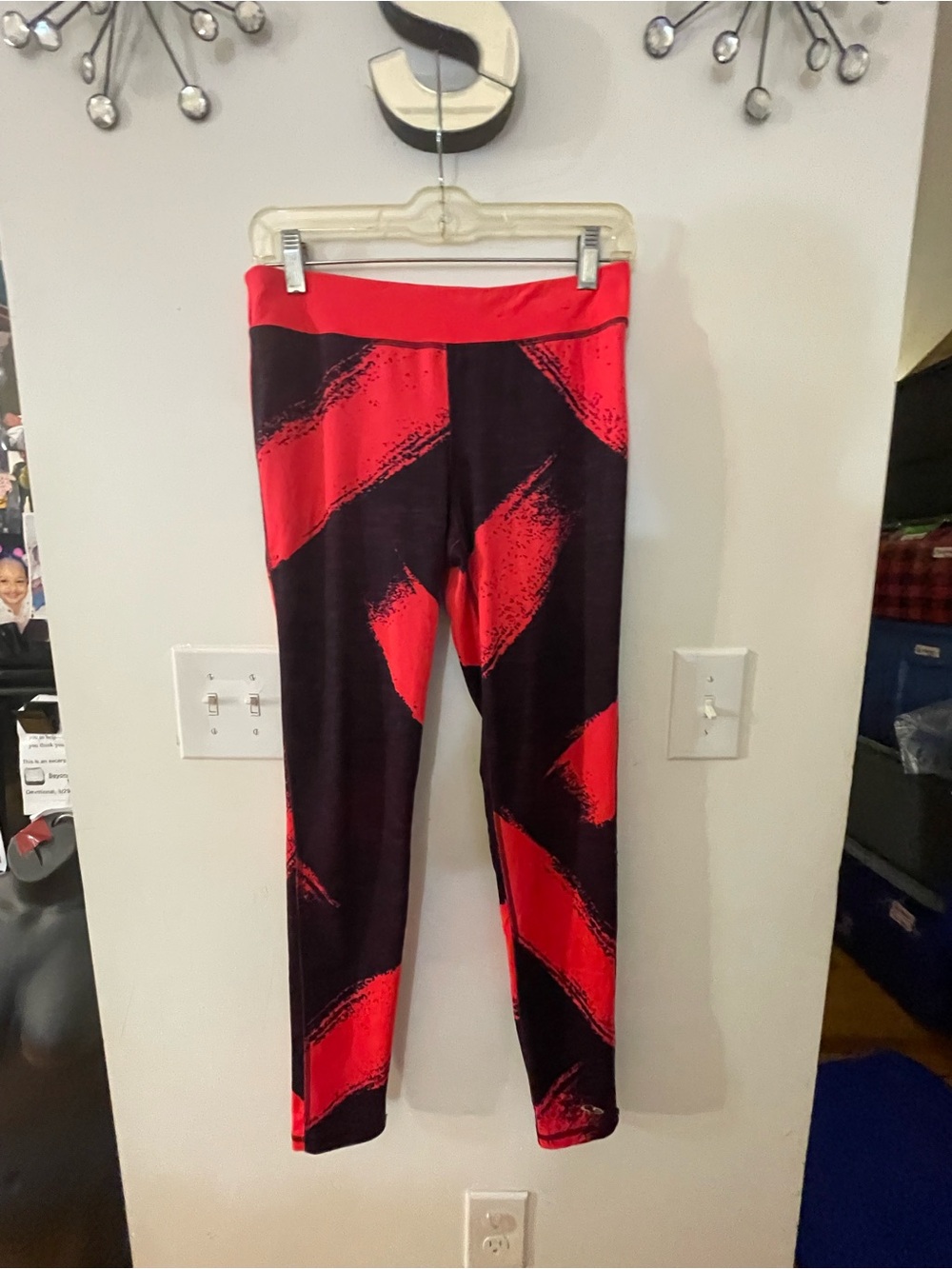 Women’s Red and Black Graphic Stretch Leggings Size M